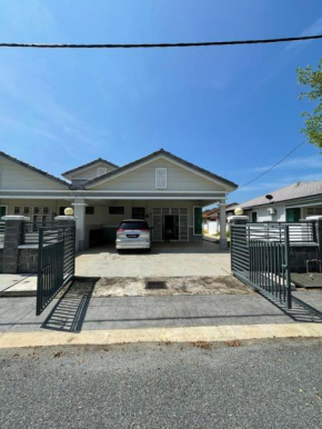 Family Holiday Home With Wifi & Netflix